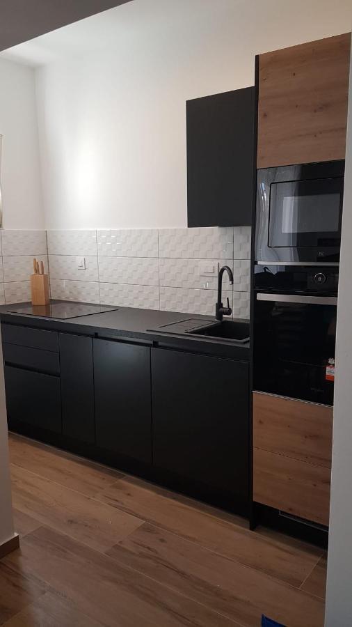 Pina Tourist Apartments 沃迪切 外观 照片