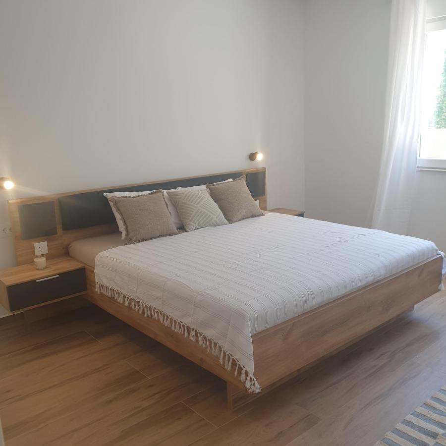 Pina Tourist Apartments 沃迪切 外观 照片